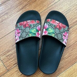 Gucci slides